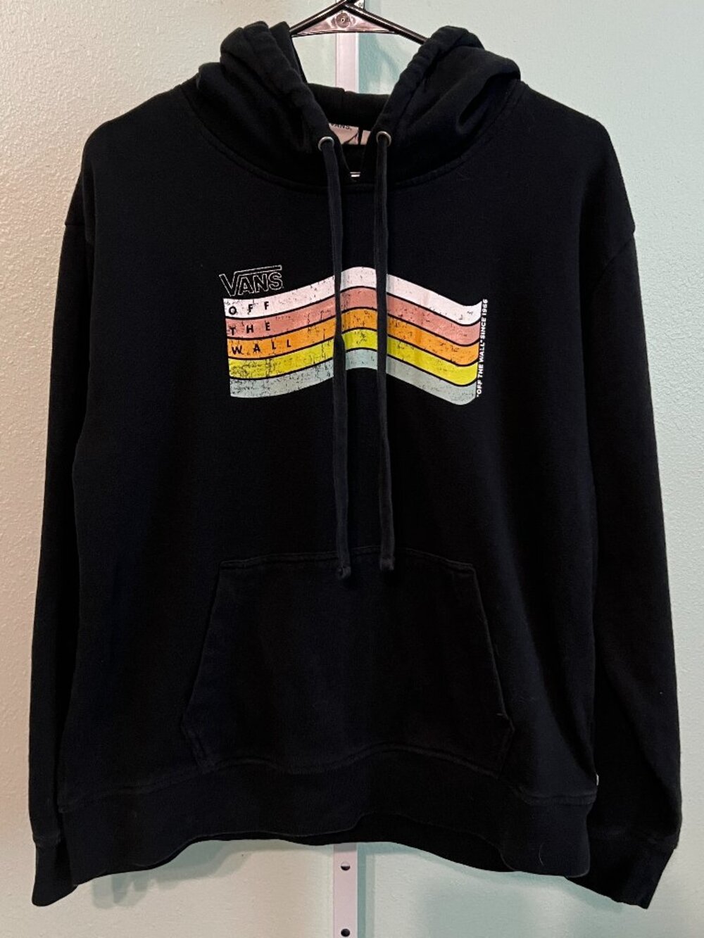 VANS Off the Wall Black Hoodie w Distressed Vinyl Wavy Stripes SZ Medium